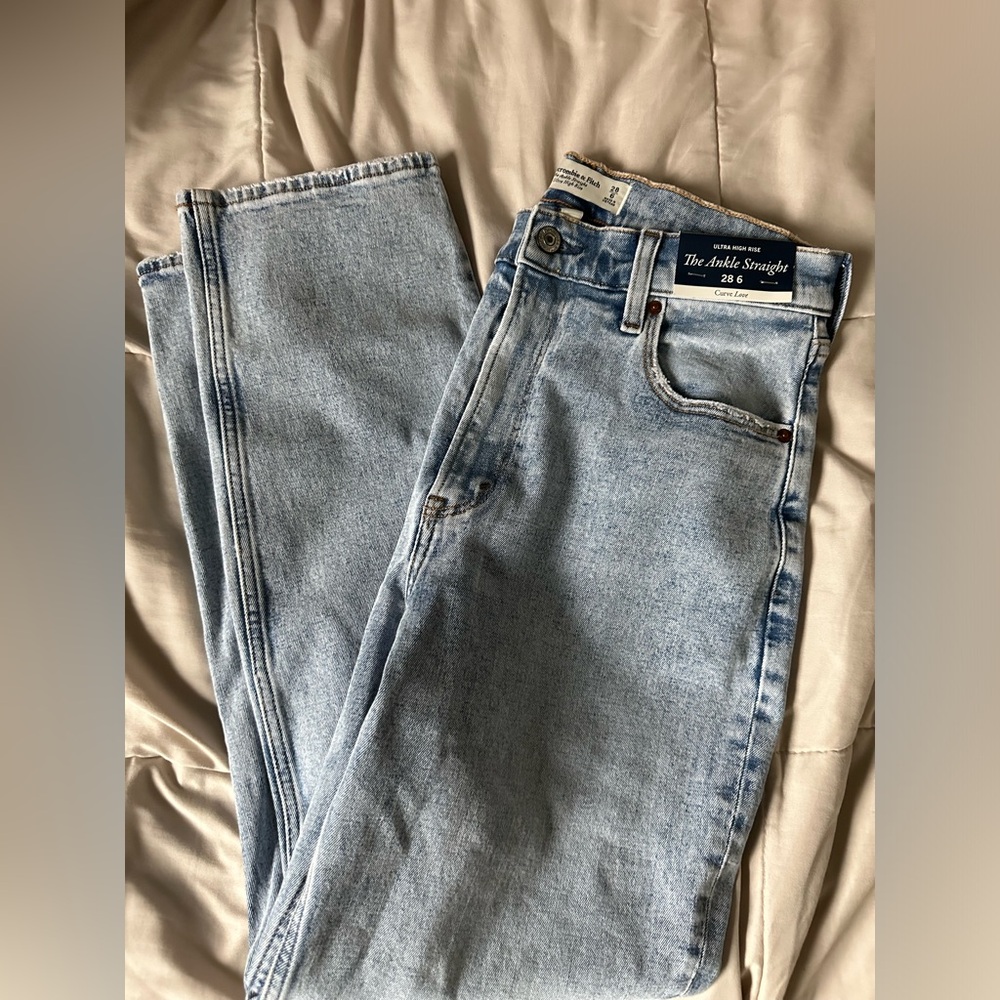 Abercrombie and Fitch, Curve Love Ankle Straight Jeans